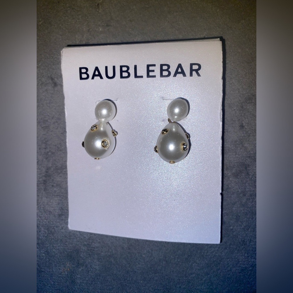 BNWT BaubleBar Inessa Crystal & Faux Pearl Drop Earrings $44 - Picture 3 of 4